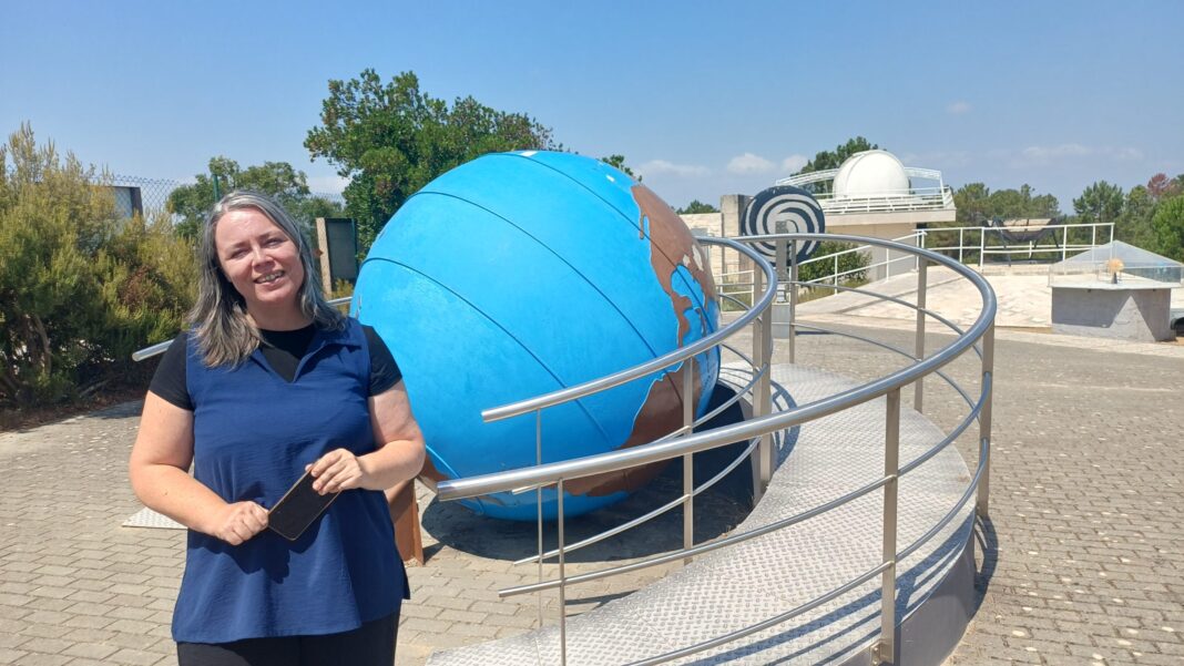 a-noite-em-que-lina-canas-olhou-para-saturno-e-decidiu-ser-astronoma