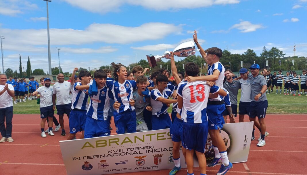fc-porto-conquista-torneio-de-iniciados-de-abrantes-com-goleada-ao-sporting