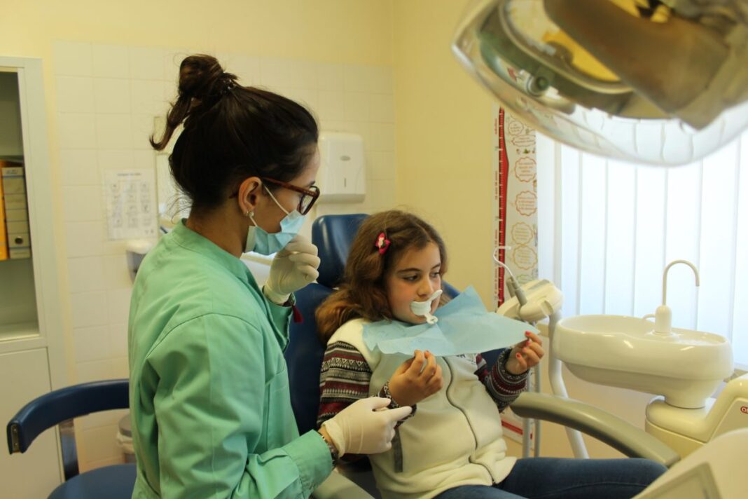 uls-medio-tejo-alerta-para-cheque-dentista-a-jovens-de-16-e-18-anos-ate-31-de-agosto