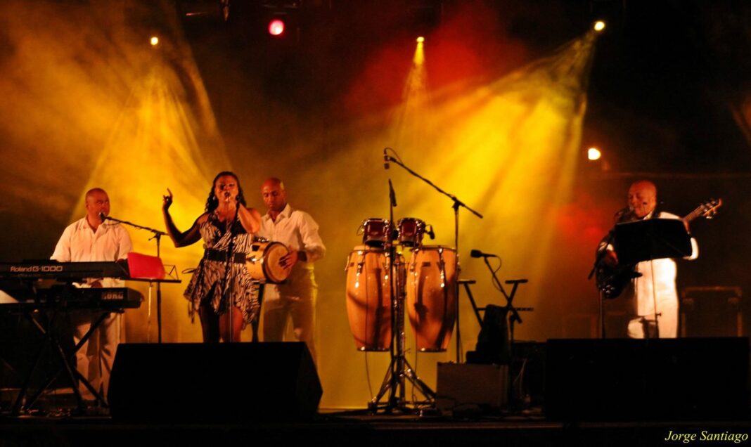 abrantes-|-union-salsera-leva-musica-cubana-a-praca-barao-da-batalha