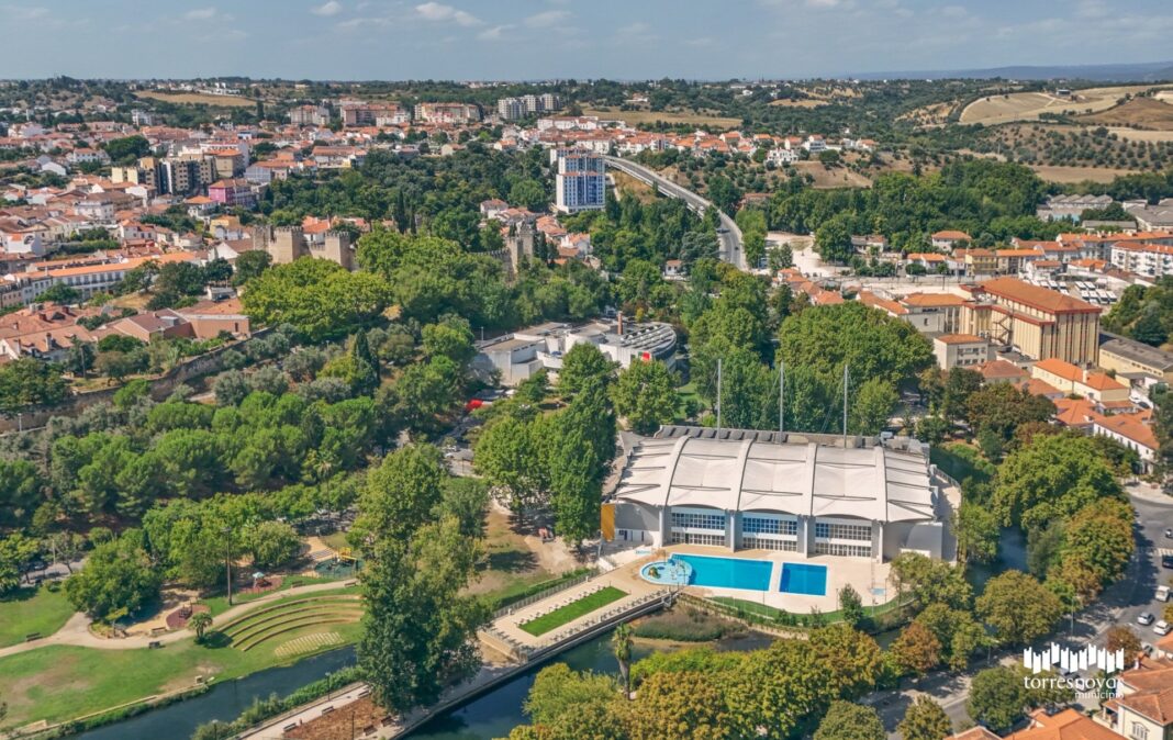 piscinas-exteriores-de-torres-novas-abrem-esta-sexta-feira-apos-atraso-nas-obras